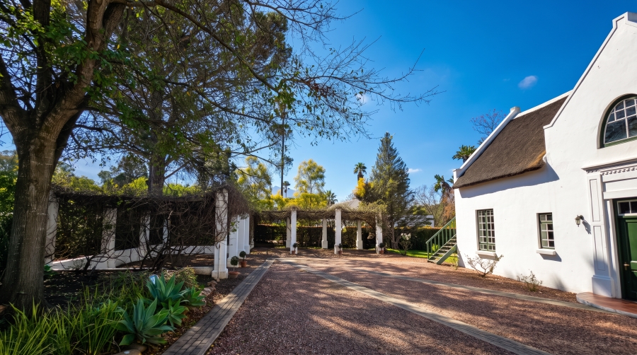 8 Bedroom Property for Sale in Swellendam Western Cape